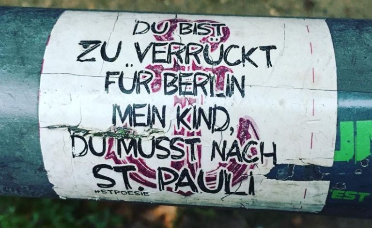 In Hamburg klebt St. Poesie