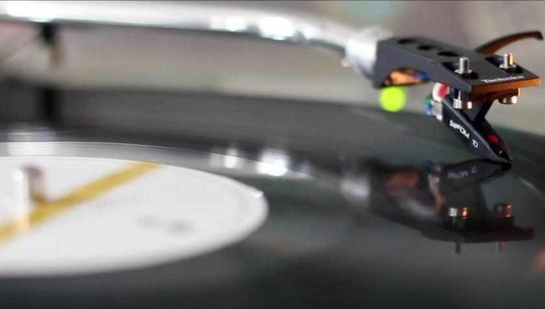 Vinyl Series: Mr. Pana legt 1 Stunde lang Dexter-Beats auf (#2)