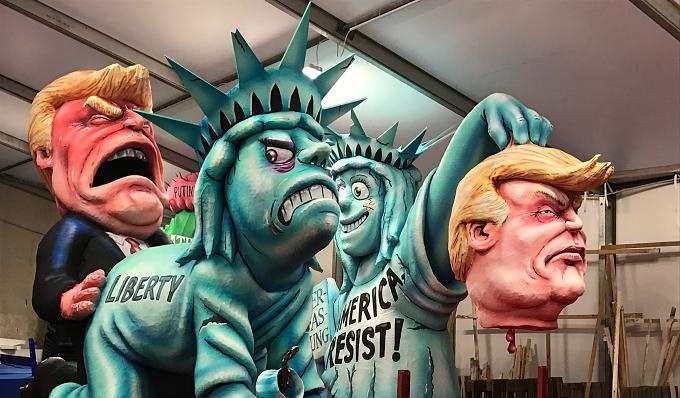 Ein geköpfter Trump & die AfD als IS-Maskottchen | Die Karnevalswagen aus D-Dorf sind bitterböse Satire