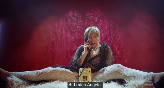 Slowenischer Comedian parodiert Merkel mit Musikvideo: Ruf mich ANgela!