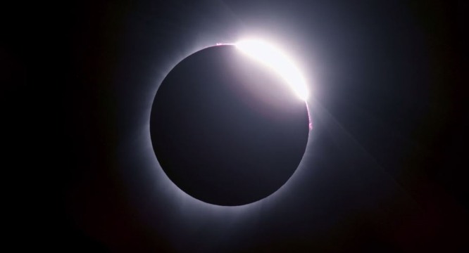 Das schickste Video der Sonnenfinsternis 2017 (8K)