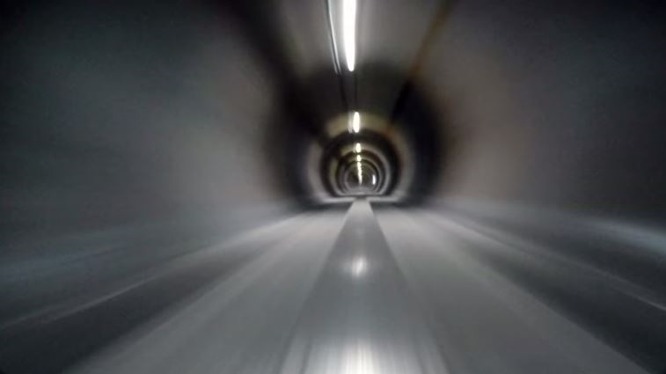 Auf 324km/h in ca. 10 Sekunden | Ein Testvideo von SpaceX’s Hyperloop