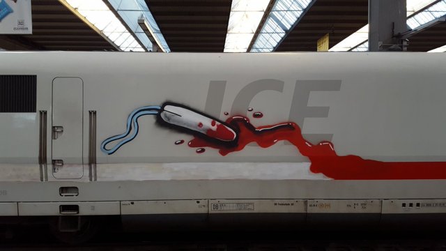 ICE-Graffiti: „Tunneltampon“