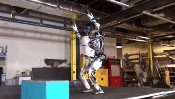 Boston Dynamics: Robo-Backflip