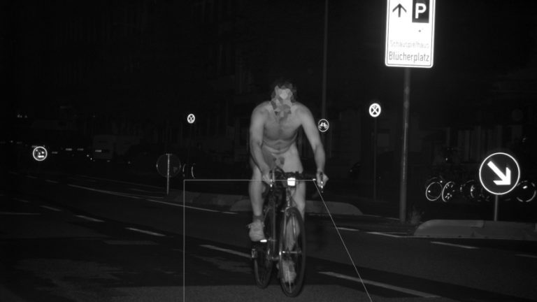 Blitzer knipst Flitzer: Nackt auf’m Fahrrad – mit 47km/h
