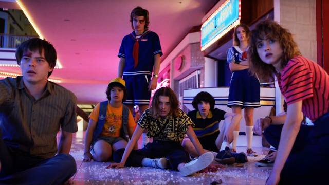 The Kids are back: Stranger Things 3 | Official Trailer