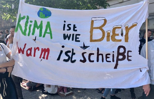 #FridaysForFuture: Demo-Aufruf, Bier & Minecraft