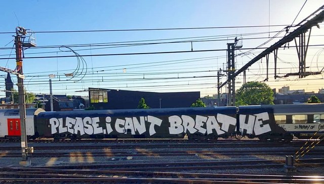German Graffiti Solidarity: „Please, I can’t breathe“