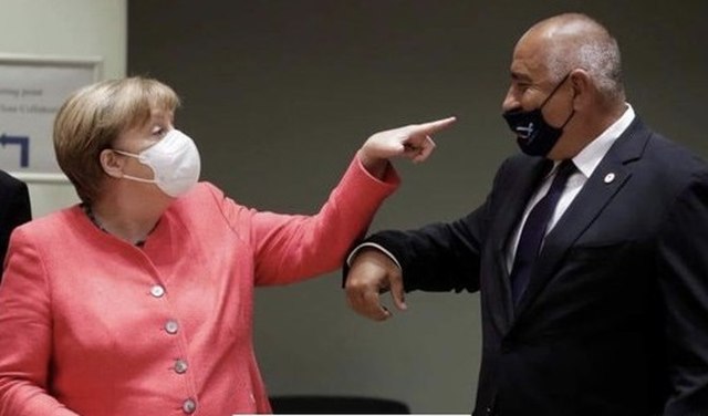 Merkel shows you how to Mask